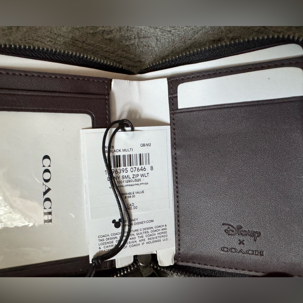 Coach Disney Collab Limited Edition Zip Around Wallet - Printed Canvas NWT $198 - Picture 8 of 9